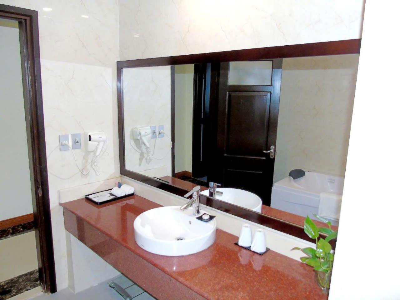 Muong Thanh Vinh Hotel Luaran gambar
